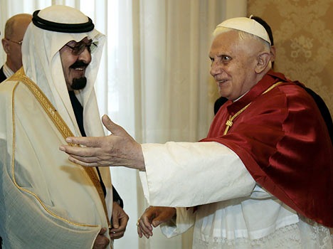 Raja Saudi Arabia dan Paus Benediktus